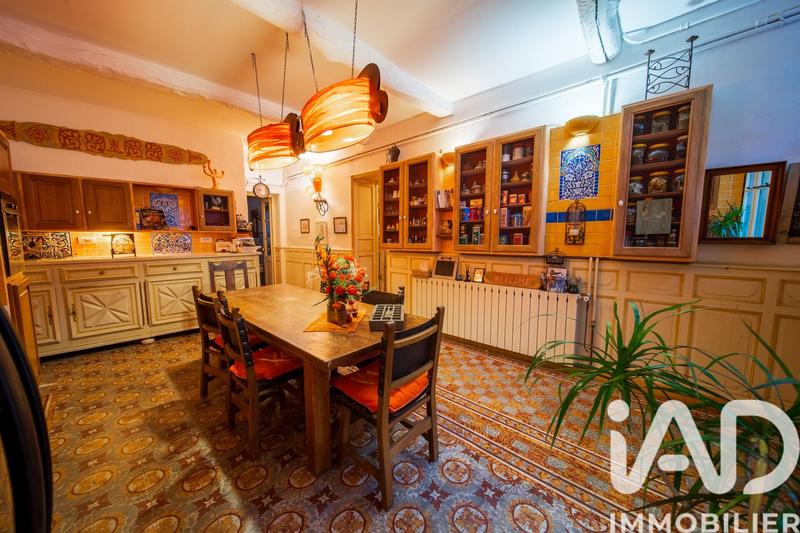 Maison - 345 m² - 10 pièces