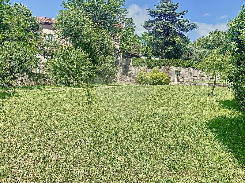 Maison - 243 m² - 9 pièces