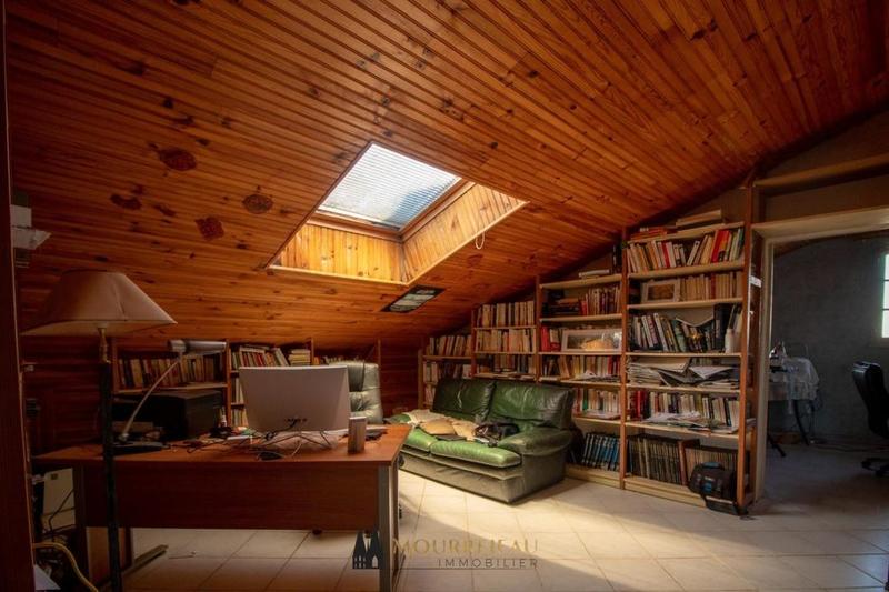 Maison - 260 m² - 8 pièces