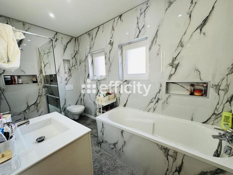 Maison - 104 m² - 6 pièces