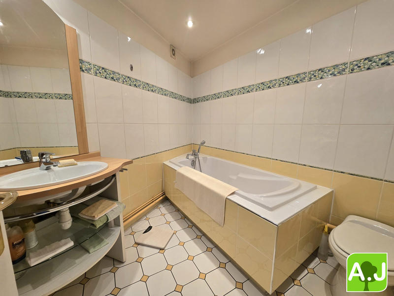 Maison - 137 m² - 5 pièces