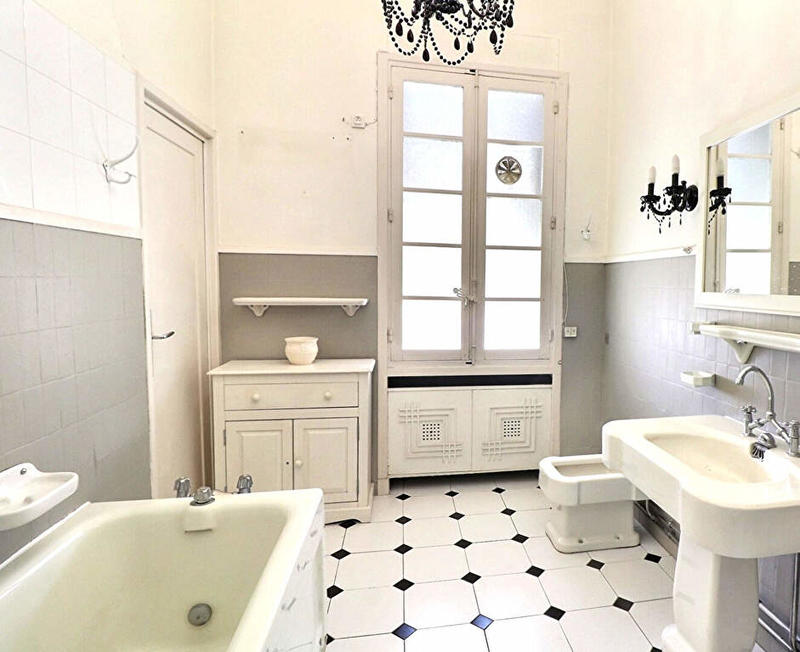 Maison - 200 m² - 8 pièces