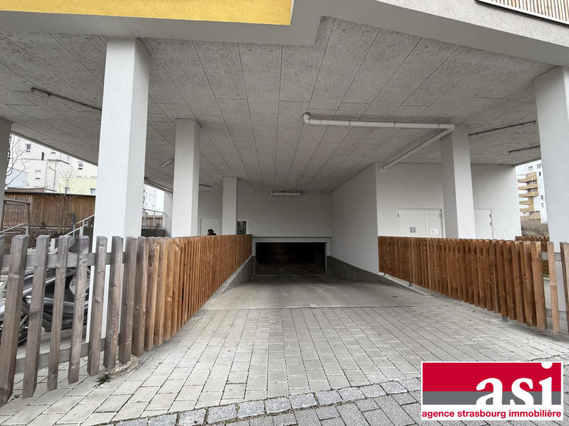 Parking / Garage - 12 m²