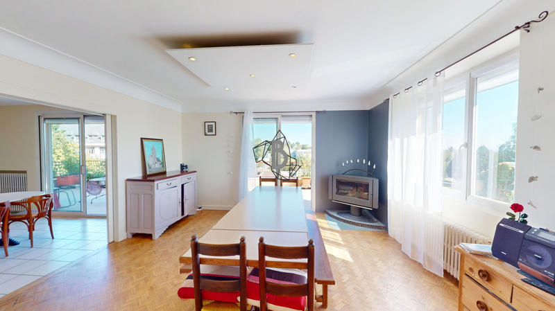 Maison - 167 m² - 7 pièces