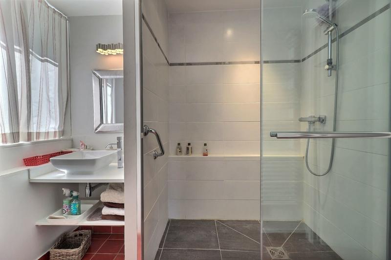 Maison - 301 m² - 11 pièces