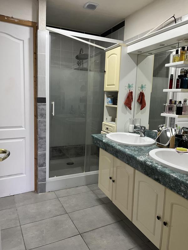 Villa - 223 m² - 8 pièces