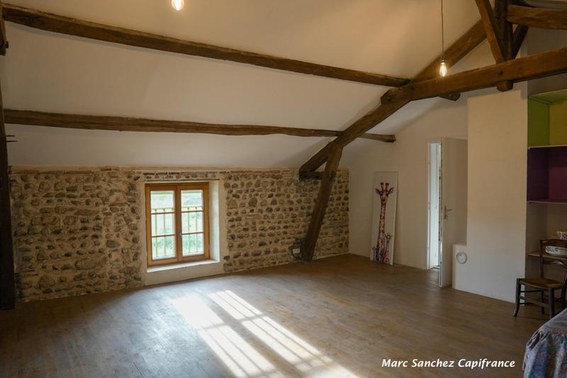 Maison - 302 m² - 9 pièces
