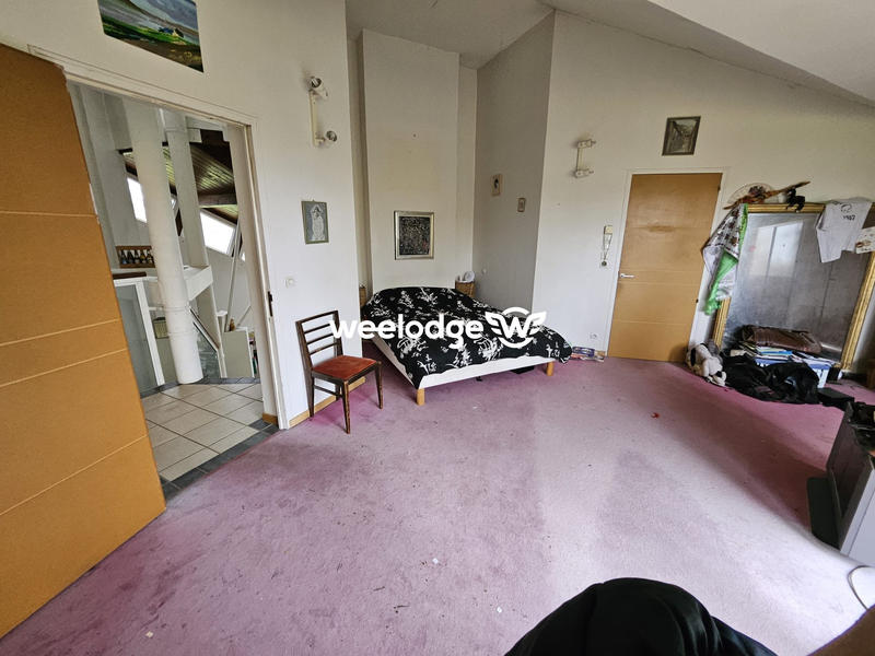 Maison - 320 m² - 12 pièces