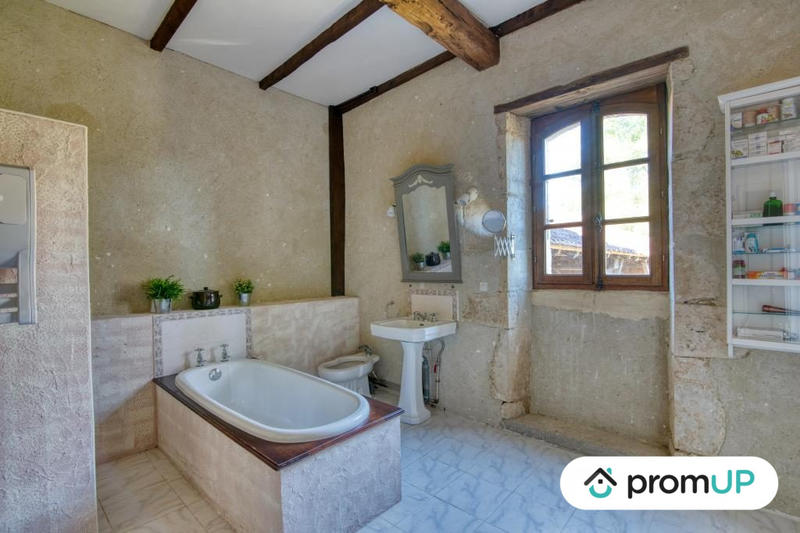 Maison - 200 m² - 6 pièces