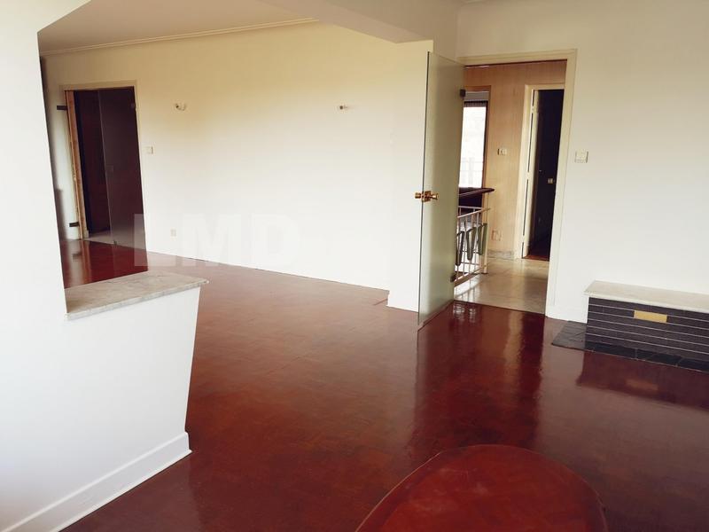 Maison - 211 m² - 10 pièces