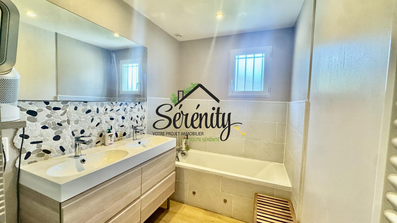 Maison - 114 m² - 8 pièces