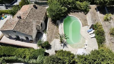 Villa - 330 m² - 8 pièces