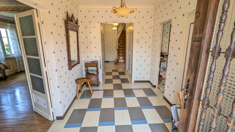 Maison - 195 m² - 7 pièces