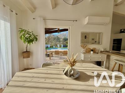 Maison - 217 m² - 7 pièces