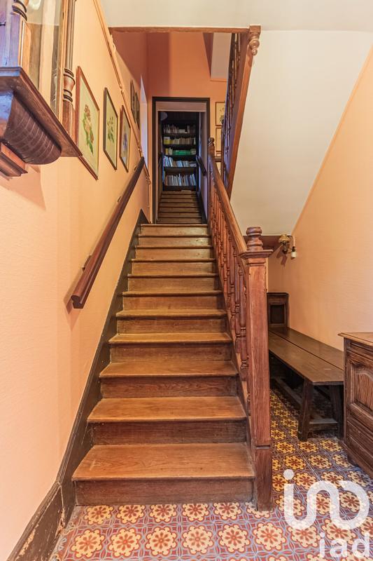 Maison - 252 m² - 10 pièces