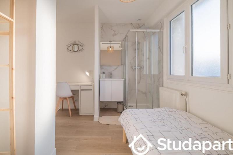 Chambre - 10 m² - 1 pièce