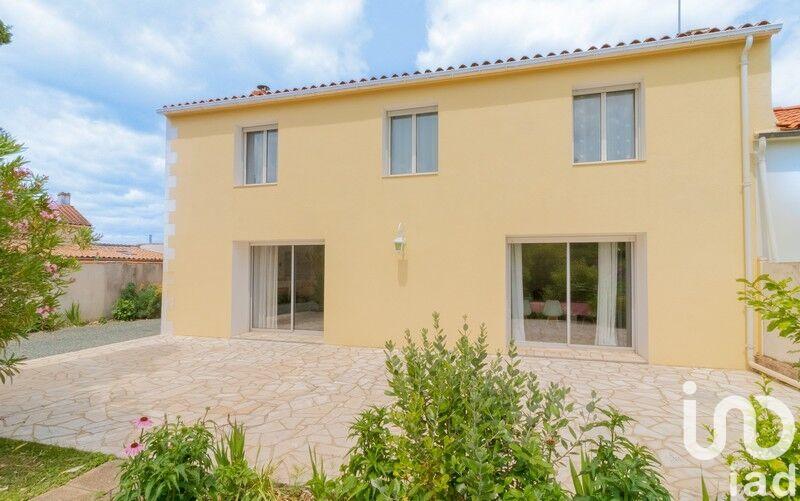 Maison - 194 m² - 8 pièces