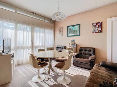 Maison - 200 m² - 7 pièces