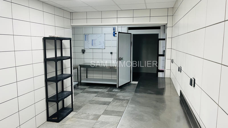 Fonds de commerce - Local commercial - 153 m²