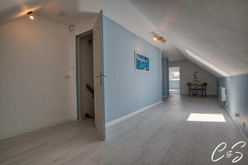 Maison - 215 m² - 6 pièces