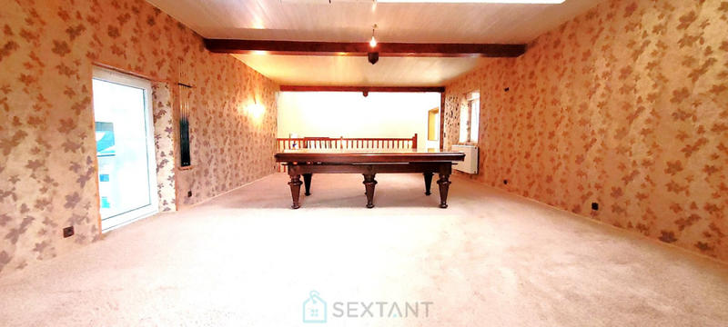 Maison - 348 m² - 9 pièces