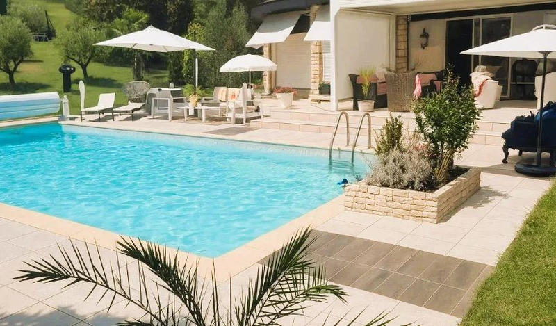 Maison - 290 m² - 6 pièces