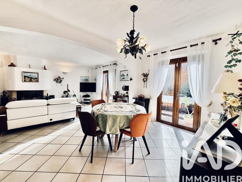 Maison - 105 m² - 5 pièces