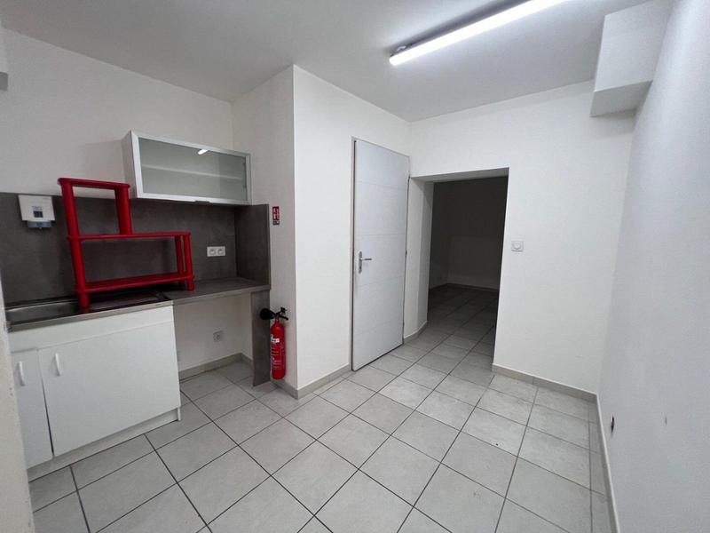 Local commercial - 50 m² - 4 pièces