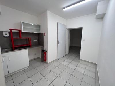 Local commercial - 50 m² - 4 pièces