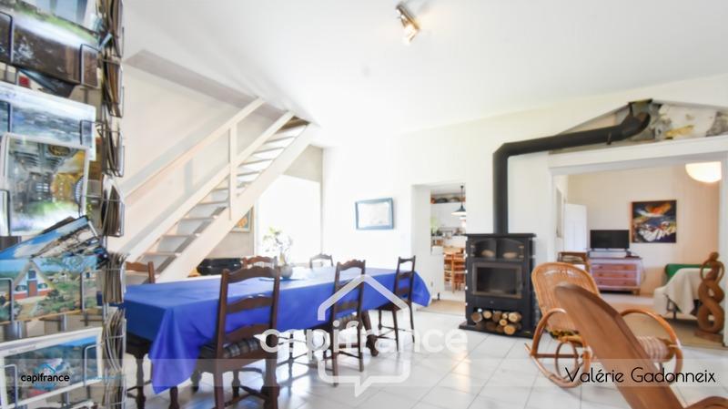 Maison - 187 m² - 9 pièces