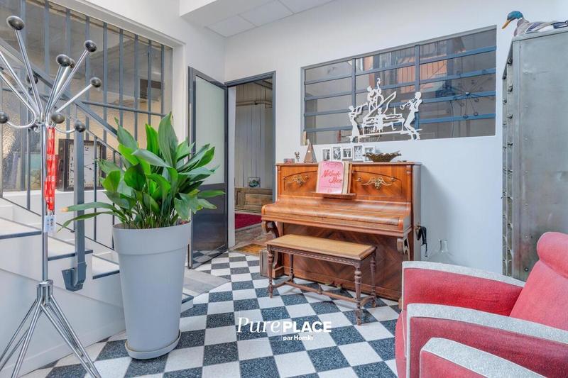 Maison - 250 m² - 7 pièces