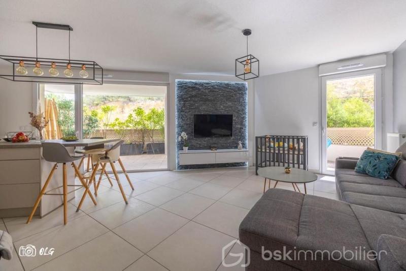 Appartement - 85 m² - 5 pièces