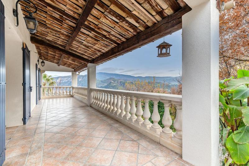 Villa - 310 m² - 8 pièces