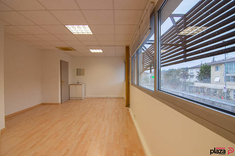 Local d'activité / Entrepôt - 46 m² - 2 pièces