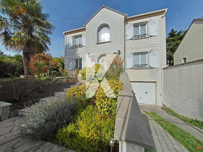 Maison - 144 m² - 6 pièces