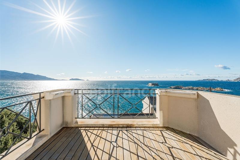 Propriété - 400 m² - 8 pièces