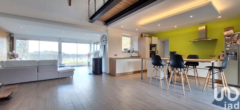 Maison - 260 m² - 6 pièces