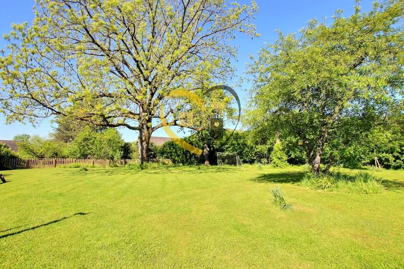 Maison - 280 m² - 5 pièces