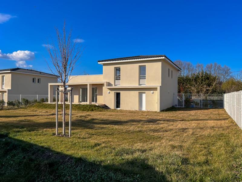 Maison - 94 m² - 4 pièces