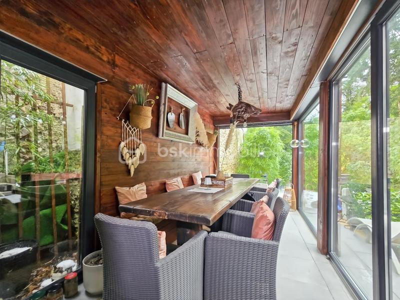 Pavillon - 150 m² - 6 pièces