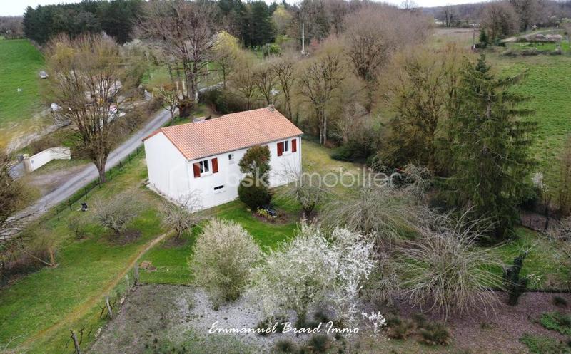 Maison traditionnelle - 92 m² - 4 pièces