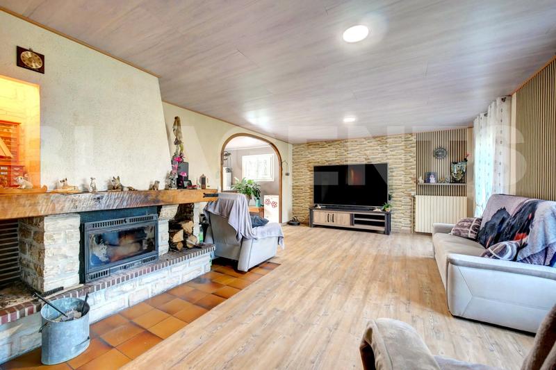 Maison traditionnelle - 191 m² - 9 pièces