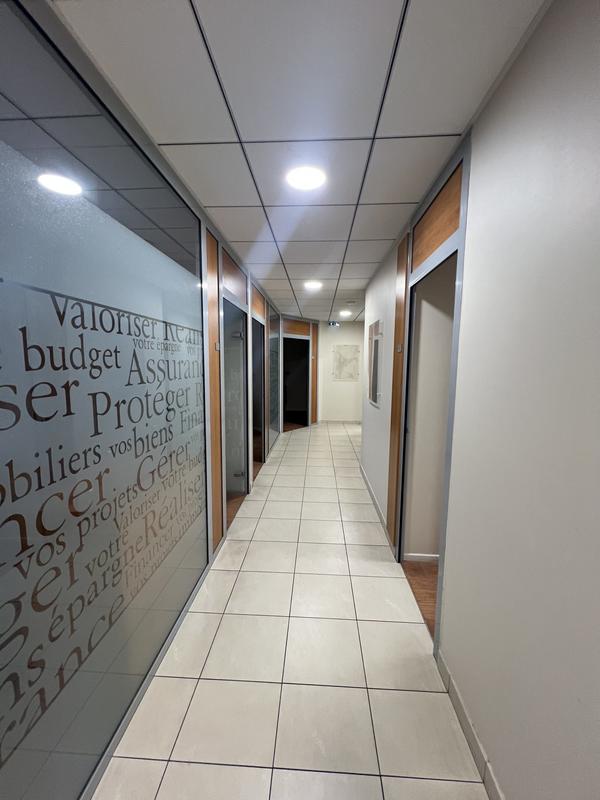 Local commercial - 136 m²