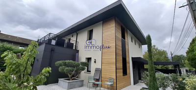 Maison contemporaine - 172 m² - 7 pièces