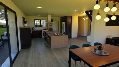 Maison - 94 m² - 6 pièces