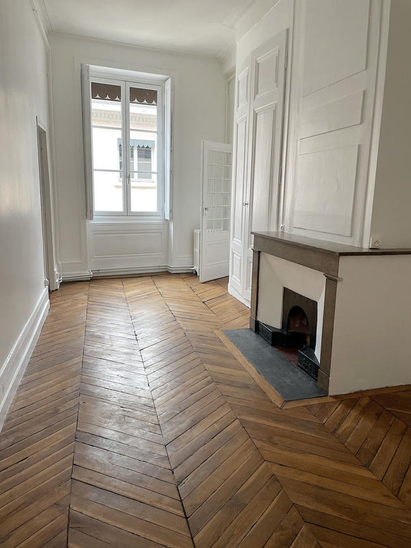 Appartement - 147 m² - 6 pièces