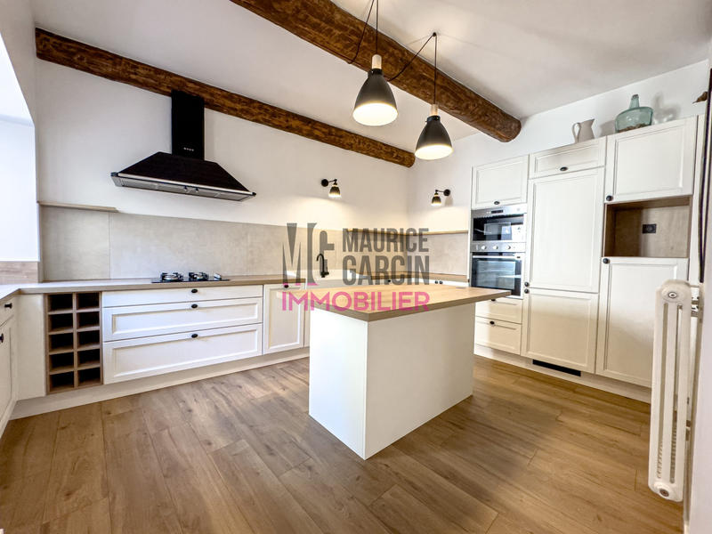 Maison - 220 m² - 9 pièces