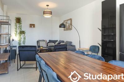 Chambre - 124 m² - 1 pièce