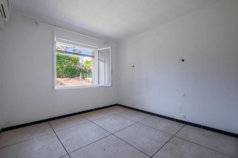 Studio - 100 m² - 4 pièces