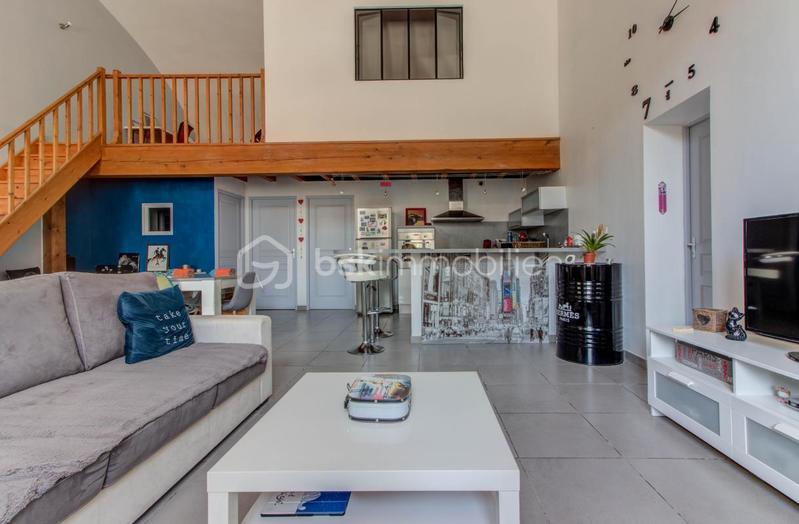 Loft - 95 m² - 4 pièces